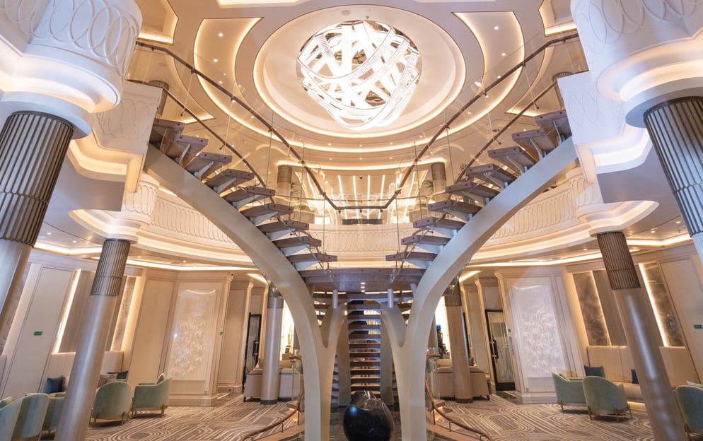 RSSC, Seven Seas Grandeur, Atrium.jpg